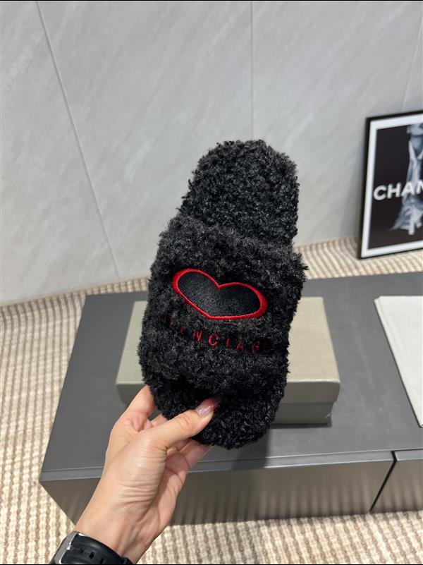 2025112818448834 210